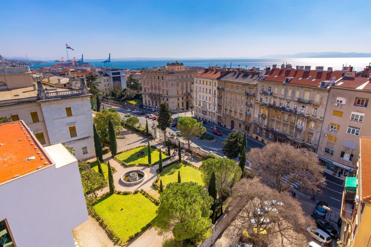Aenei Delux Rijeka Exterior foto