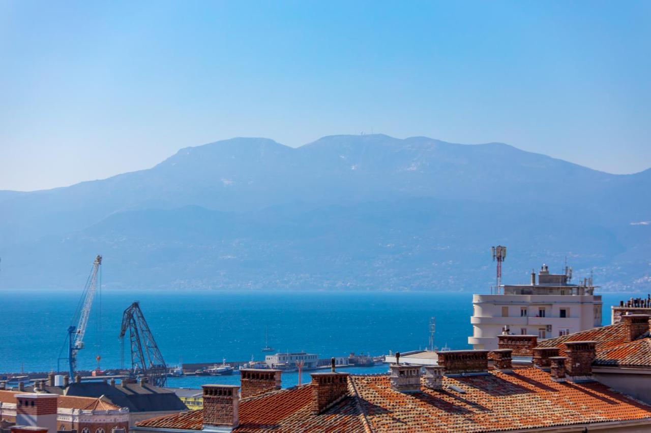 Aenei Delux Rijeka Exterior foto