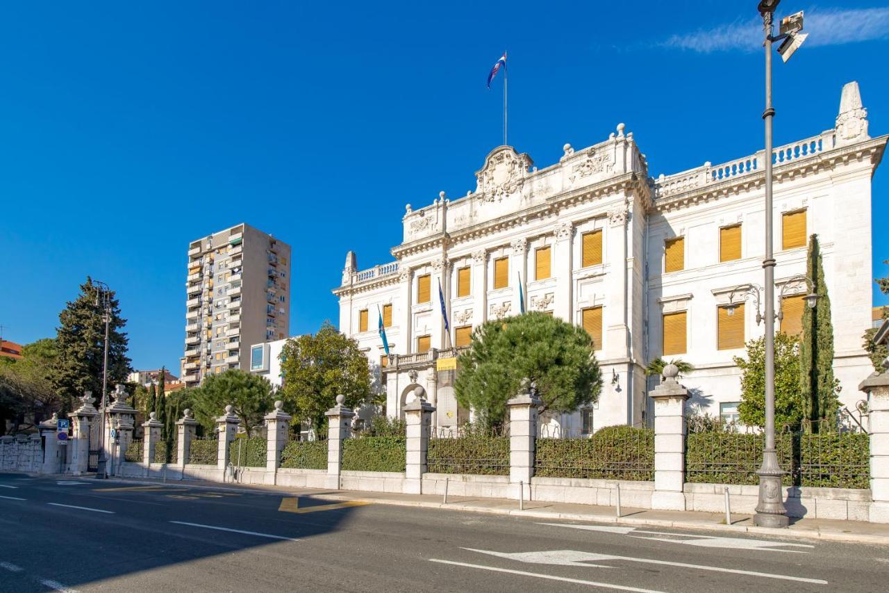 Aenei Delux Rijeka Exterior foto